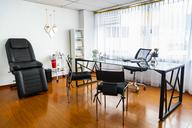 Photo 2 - Edificio Novoa, Calle Inglaterra y Avenida Eloy Alfaro esquina, Piso 3, Consultorio 301, frente a Charlestong., Quito