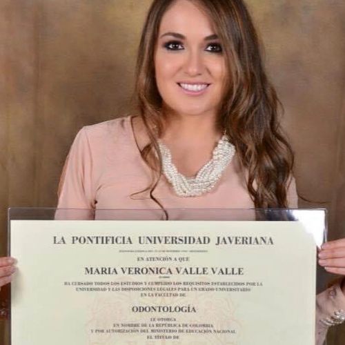 María Valle, Odontólogo en Quito | Agenda una cita online