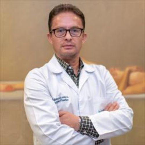 Manuel Loaiza Altamirano, Cirujano Plastico en Quito | Agenda una cita online