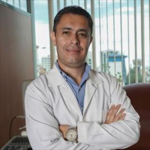 José Rubén Bucheli Cruz, Oncólogo en Quito | Agenda una cita online