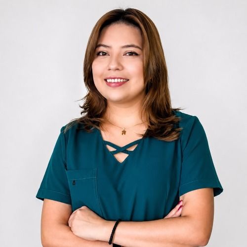 Karla  Flores  Cabezas, Odontólogo en Quito | Agenda una cita online