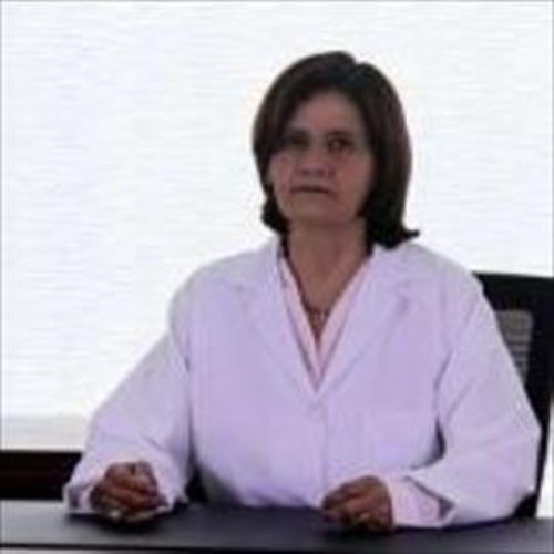 Lucrecia Capelo Jaramillo, Gastroenterólogo en Quito | Agenda una cita online