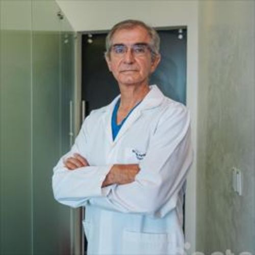 Danilo Rafael Pasternak Zambrano, Neurocirujano en Quito | Agenda una cita online