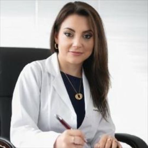Karina Aguirre Montesdeoca, Médico Internista en Quito | Agenda una cita online