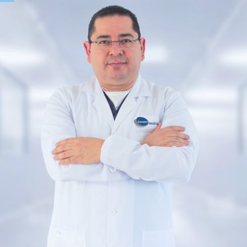 Carlos Ortega, Dentista en Quito | Agenda una cita online