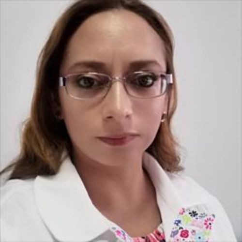 María Dolores Molina Llerena, Médico Internista en Quito | Agenda una cita online