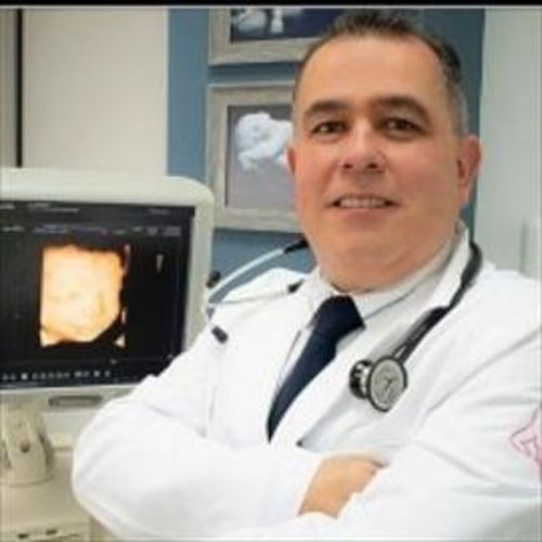 Freddy Tadeo Silva Andrade, Ginecólogo Obstetra en Quito | Agenda una cita online