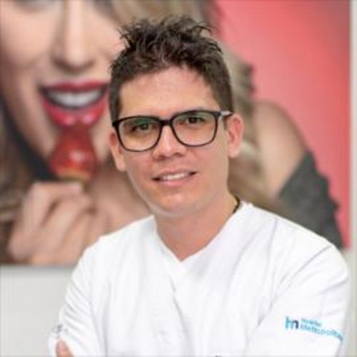 Luis Felipe Oviedo, Dentista en Quito | Agenda una cita online