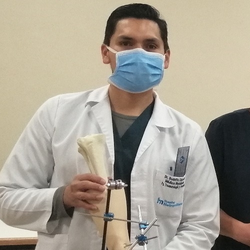 Rodolfo Carrasco, Ortopedista y Traumatólogo en Ambato | Agenda una cita online
