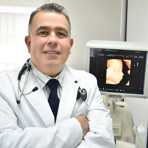 Freddy Silva, Ginecólogo Obstetra en Quito | Agenda una cita online