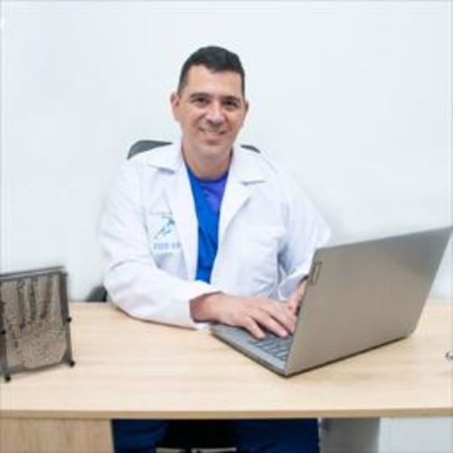 Leonardo José Incorvaia Vivescas, Fisioterapeuta en Quito | Agenda una cita online