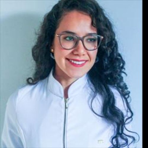 Alexandra Guillén Rojas, Ortodoncista en Quito | Agenda una cita online