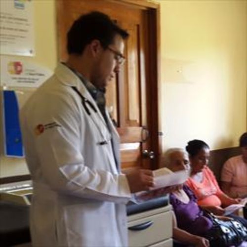 Carlos Andrés Sosa Espín, Especialista en Medicina Familiar en Quito | Agenda una cita online