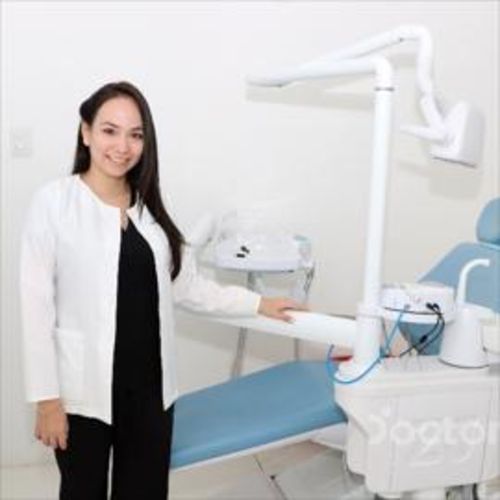 Vanessa Troya Alarcón, Odontólogo en Guayaquil | Agenda una cita online