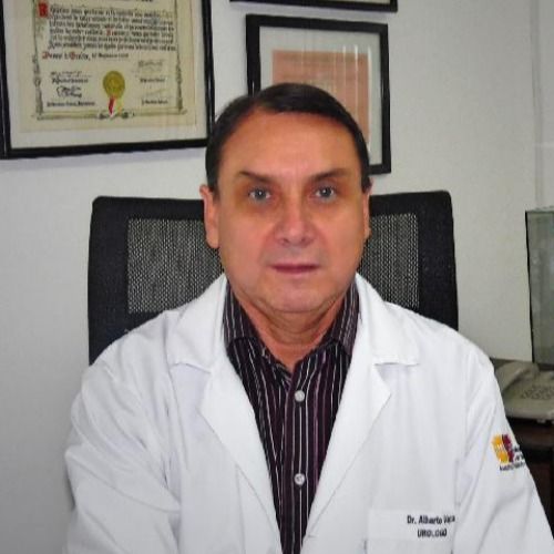 Alberto Vaca Falconí, Urólogo pediatra en Quito | Agenda una cita online