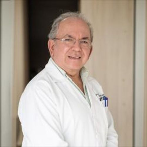 Enrique Santiago Lituma Cobos, Cirujano Plastico en Cuenca | Agenda una cita online