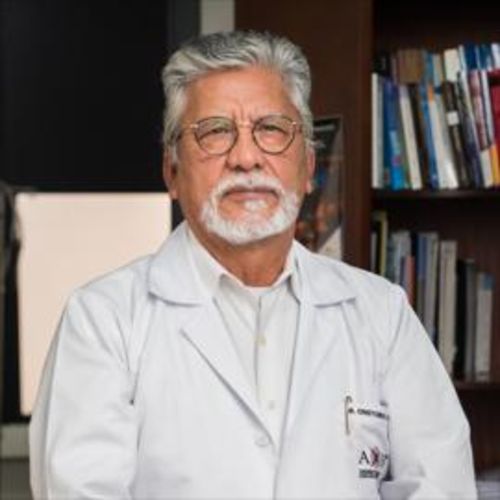Angel Cristobal Santacruz Tipanta, Médico Internista en Quito | Agenda una cita online