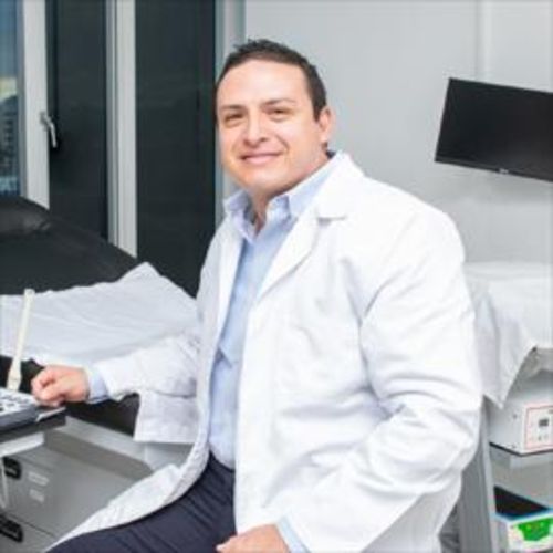 Gabriel Alberto Molina Cevallos, Ginecólogo Obstetra en Quito | Agenda una cita online