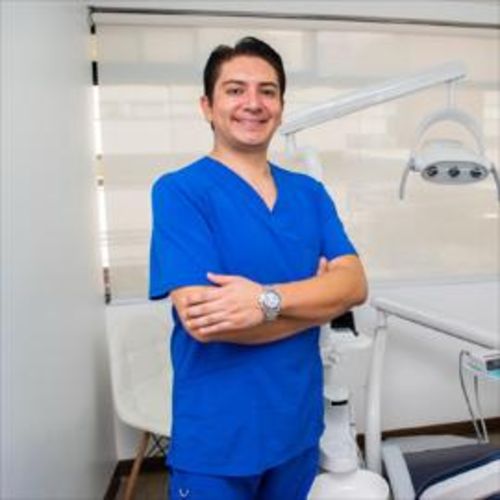 Roberto Romero Cazares, Ortodoncista en Quito | Agenda una cita online