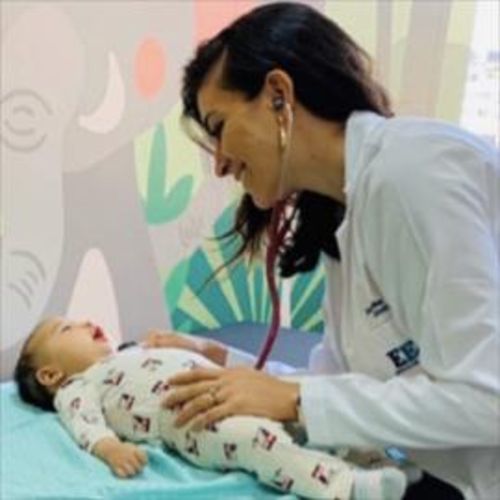 Carolina Salvador Mora, Pediatra en Quito | Agenda una cita online