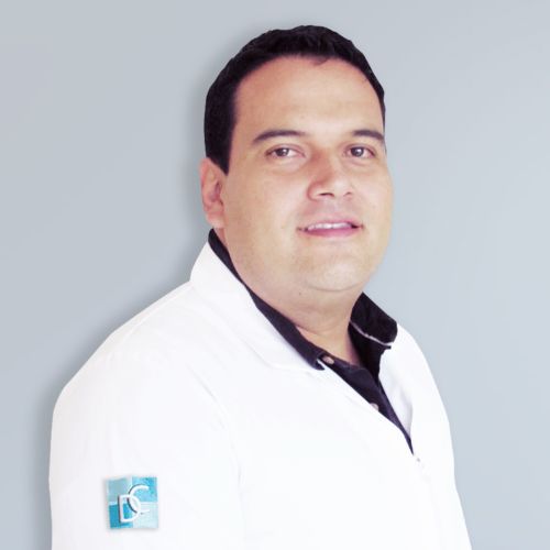 David García López, Odontólogo en Quito | Agenda una cita online