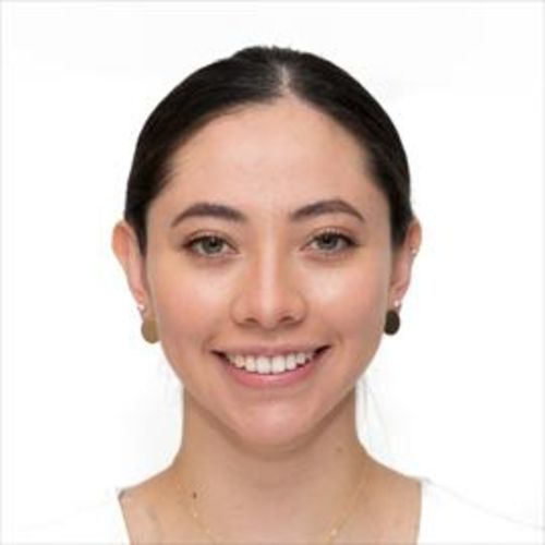 Nicole Cevallos Aguirre, Dentista en Quito | Agenda una cita online