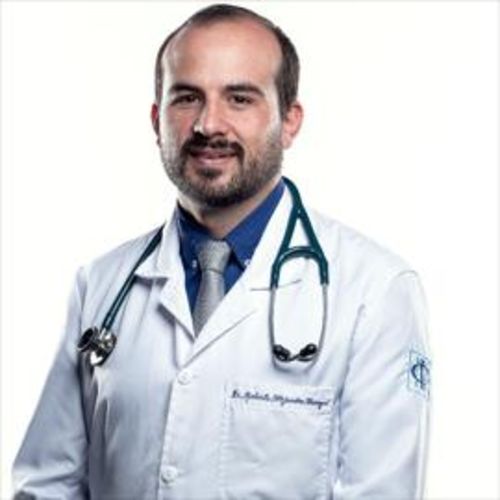 Roberto Arregui Costales, Cardiólogo en Quito | Agenda una cita online