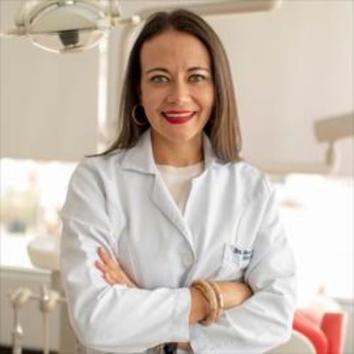 Maria Elena Flores Araque, Odontólogo en Quito | Agenda una cita online
