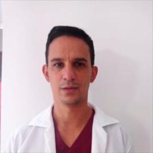 Jonathan José Correa Ruiz, Ortopedista y Traumatólogo en Guayaquil | Agenda una cita online