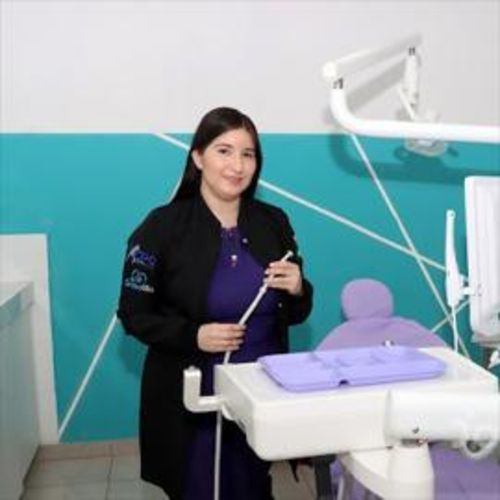 Veronica Tatiana Lezano Morales, Odontólogo en Guayaquil | Agenda una cita online