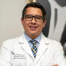 Santiago Xavier Vega Ramírez, Cirujano Plastico en Quito | Agenda una cita online