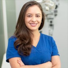 Alejandra Benítez Aguilar, Odontólogo en Quito | Agenda una cita online