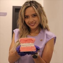 Michelle Carolina Cobo Vallejo, Odontólogo en Quito | Agenda una cita online