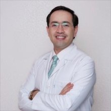 Dr Julio Urresta Avila, Ginecólogo Obstetra en Quito | Agenda una cita online