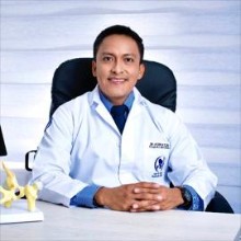 Javier Marcelo Cujilema ., Cirujano Ortopédico en Quito | Agenda una cita online