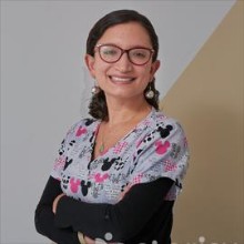 Manuela García Torres, Pediatra en Quito | Agenda una cita online