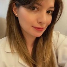 Gabriela Carolina Guevara Robalino, Médico Internista en Quito | Agenda una cita online